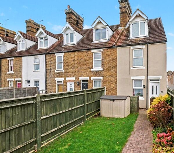 3 Bedroom End Of Terrace House For Sale In Ivy Street, Rainham, ME8