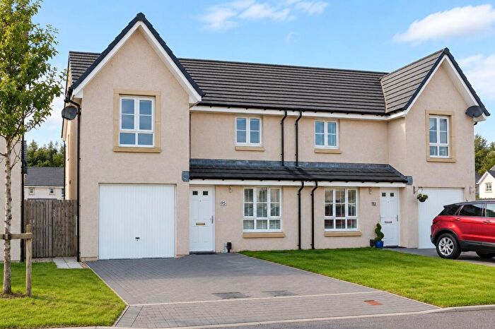3 Bedroom Semi-Detached House To Rent In Howatston Court, Livingston, EH54