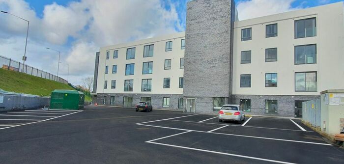 2 Bedroom Flat To Rent In Farnham Road, Slough, SL1