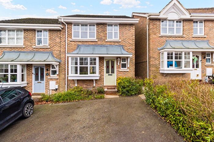 3 Bedroom Semi-Detached House For Sale In Pellings Farm Close, Crowborough, East Sussex, TN6