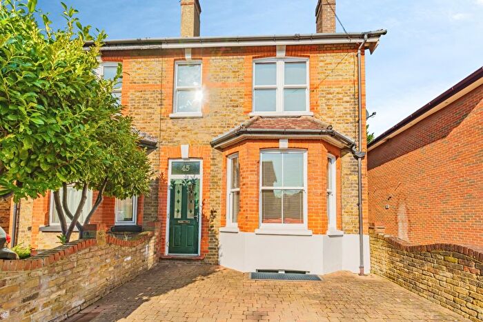 3 Bedroom Detached House For Sale In Charman Road, Redhill, Surrey, RH1