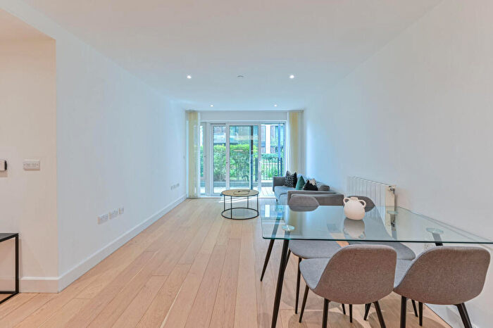 2 Bedroom Flat To Rent In Duke Of Wellington Avenue, Woolwich, London, SE18