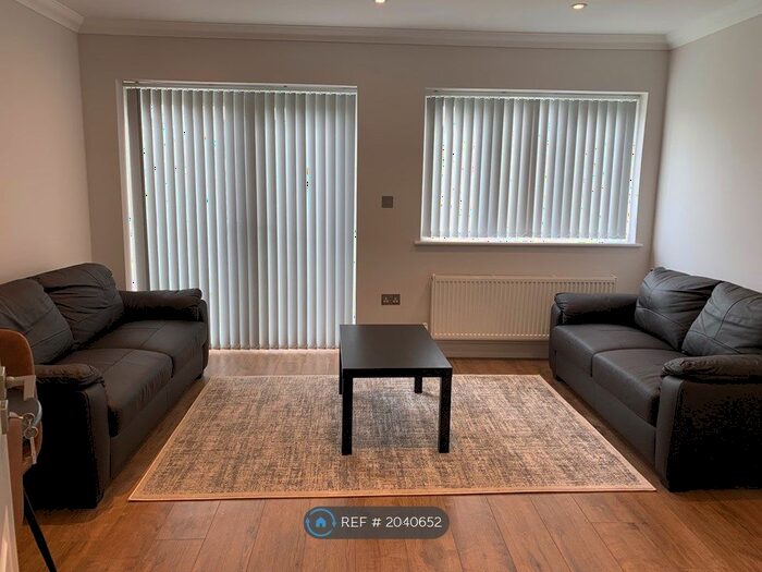 3 Bedroom Terraced House To Rent In Whytecroft, Middlesex, TW5