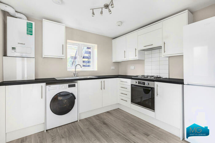 1 Bedroom Apartment To Rent In Corinne Road, Tufnell Park, London, N19