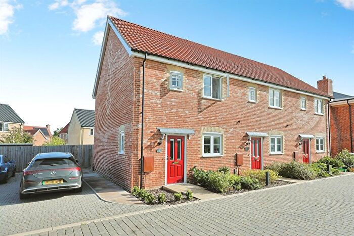 2 Bedroom Semi-Detached House For Sale In Hewitt Drive, Mattishall, Dereham, NR20