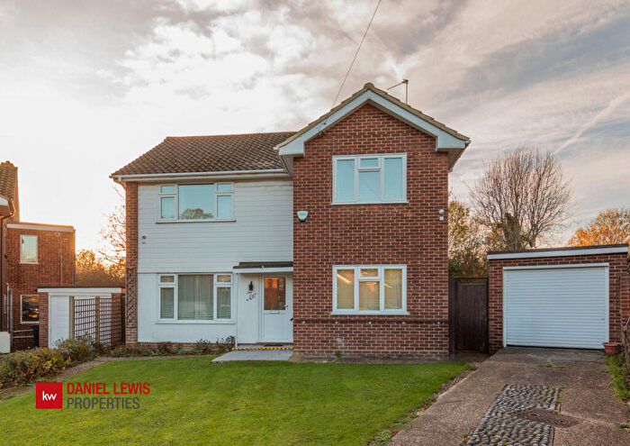 4 Bedroom Detached House For Sale In Lodge Close, Chigwell, IG7