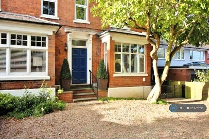 2 Bedroom Flat To Rent In Neville Court, Kenilworth, CV8