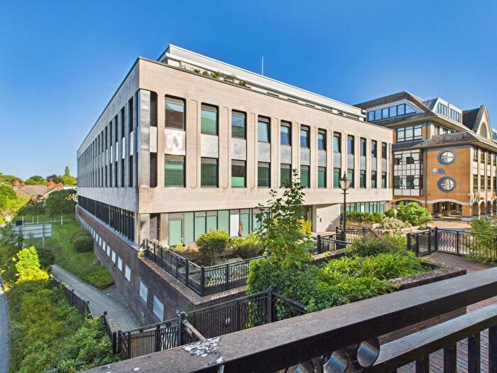 2 Bedroom Apartment To Rent In Chart Way, Horsham, RH12