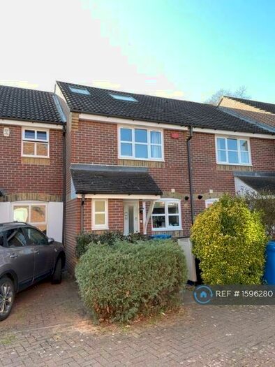 3 Bedroom Terraced House To Rent In Abbotswood Road, London, SE22