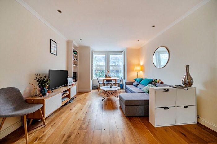1 Bedroom Flat For Sale In Gordon Road, London, W13