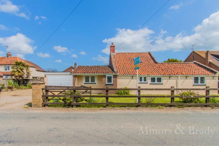 3 Bedroom Detached House For Sale In Mill Road, Stokesby, Great Yarmouth, NR29