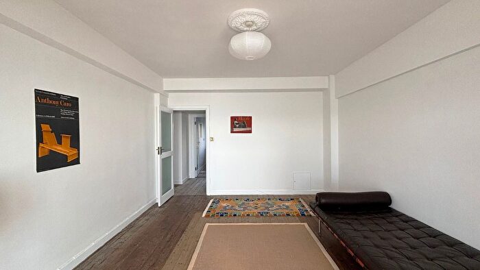 1 Bedroom Flat For Sale In Marine Court, St Leonards On Sea, East Sussex, TN38