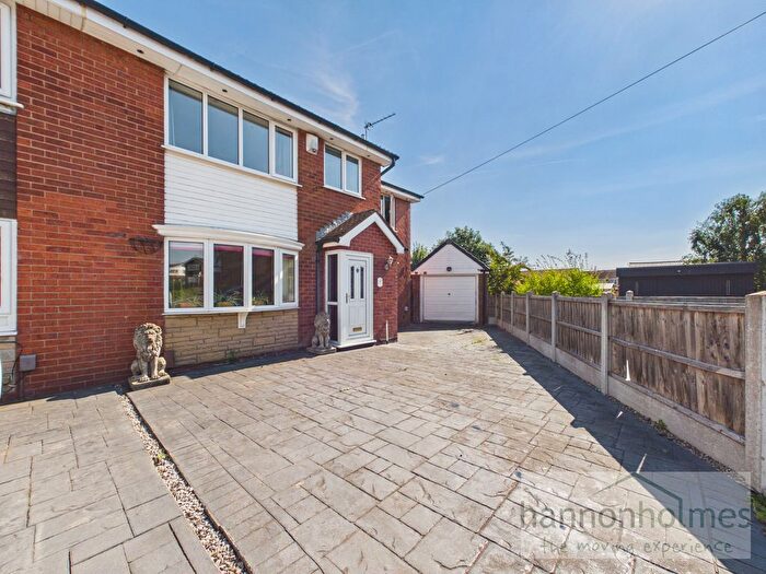 4 Bedroom Semi-Detached House For Sale In Barnfield Close, Radcliffe, Manchester, M26