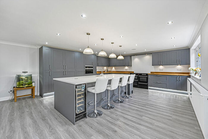 4 Bedroom Detached House For Sale In Leydenhatch Lane, Swanley, BR8