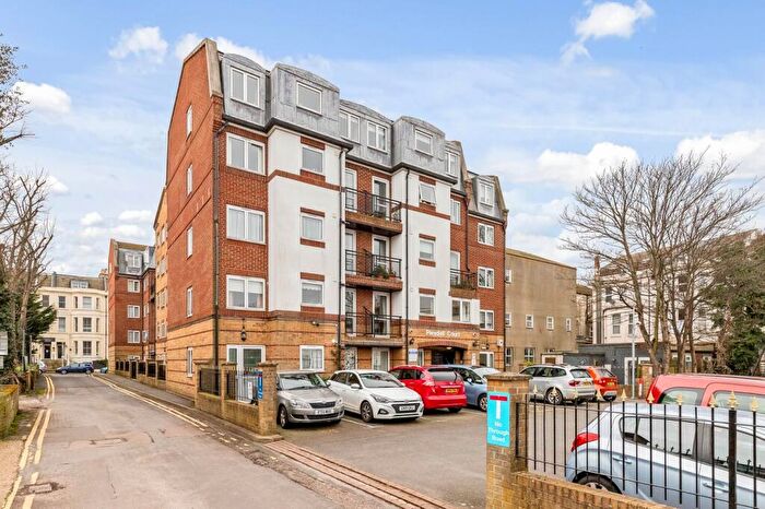 1 Bedroom Retirement Property For Sale In Pleydell Gardens, Folkestone, CT20