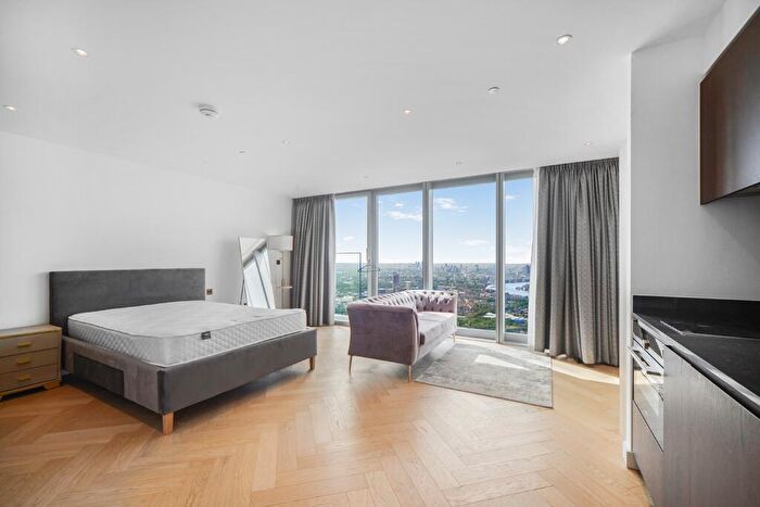 Apartment To Rent In Landmark Pinnacle London, E14