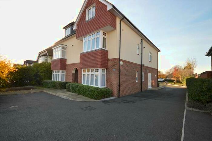 1 Bedroom Flat To Rent In Joshua Court Hook Road, Chessington, KT9