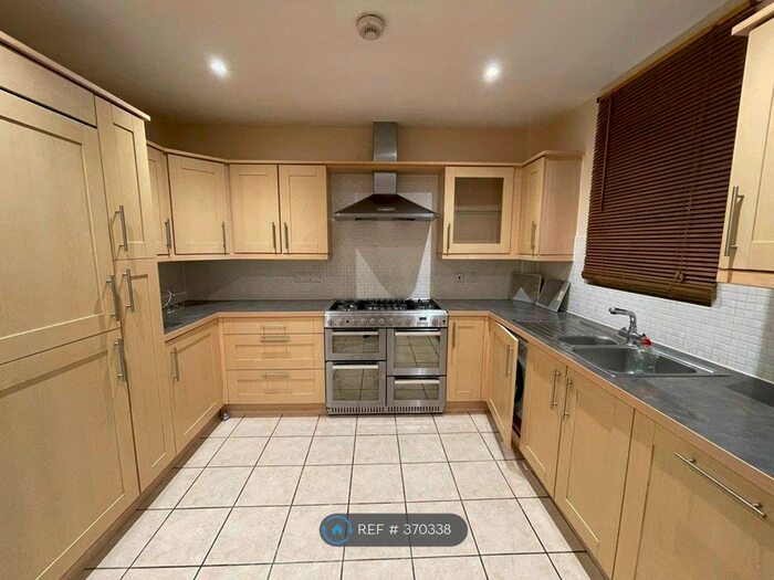 3 Bedroom End Of Terrace House To Rent In Garland Road, Colchester CO2