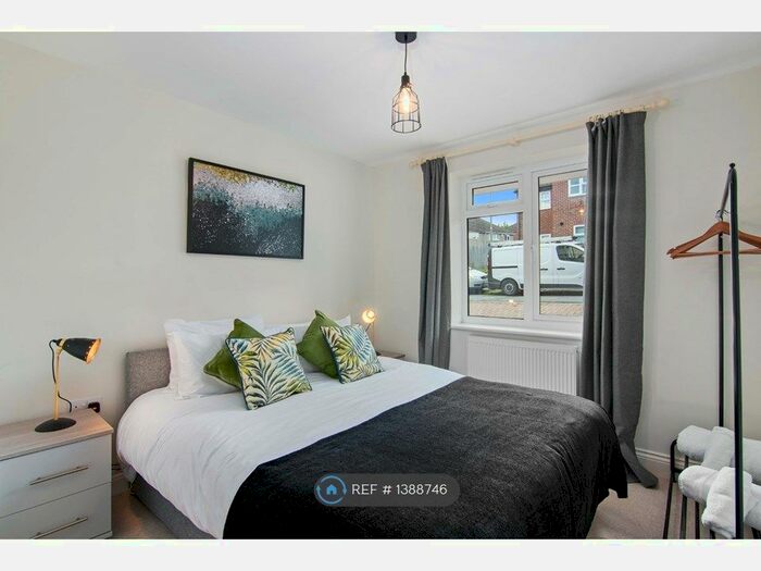 2 Bedroom Flat To Rent In Botley, Oxford, OX2