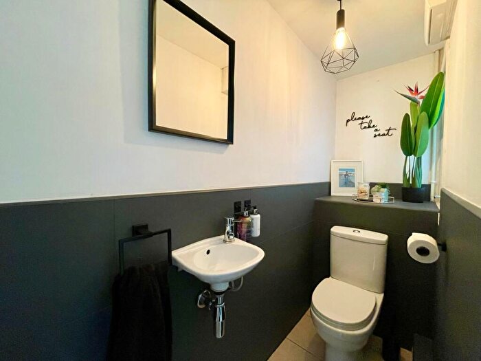 5 Bedroom Detached House For Sale In Cantley Manor Avenue, Doncaster, DN4