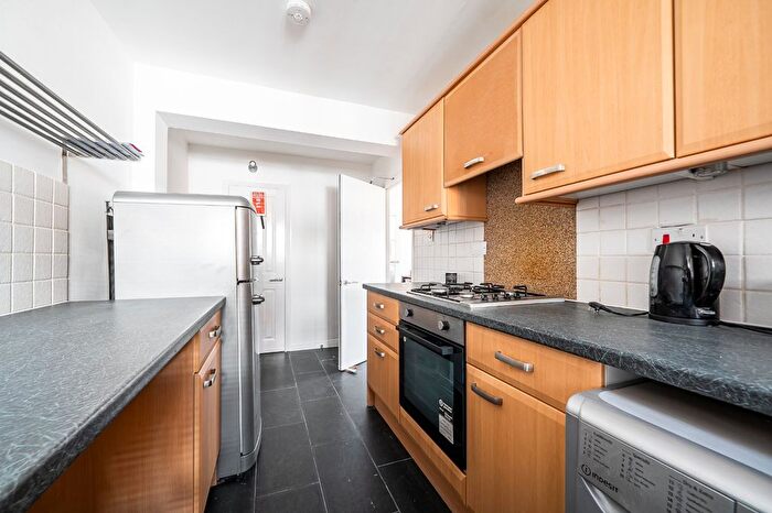 1 Bedroom Flat To Rent In Eversley Park Road, Winchmore Hill, London, N21