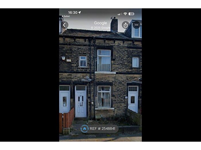 3 Bedroom Terraced House To Rent In Peterborough Terrace, Bradford, BD2
