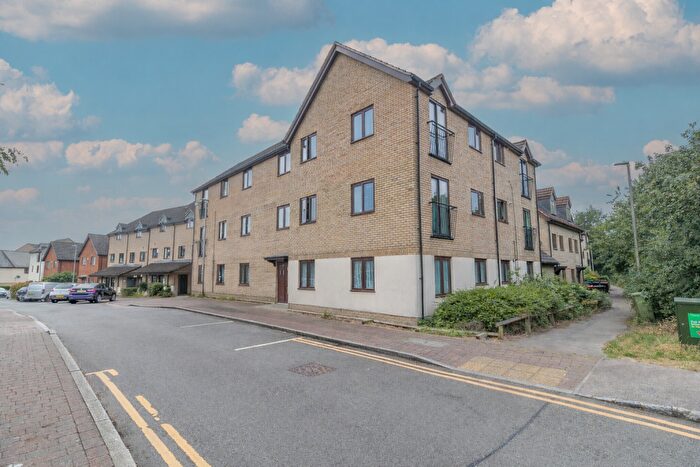 2 Bedroom Flat For Sale In Kelling Way, Broughton, Milton Keynes, MK10