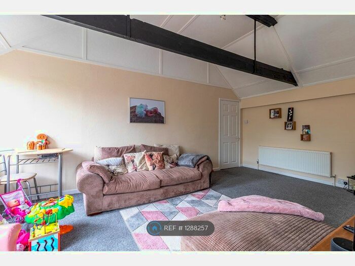 3 Bedroom Flat To Rent In Gordon Street, Kettering NN16