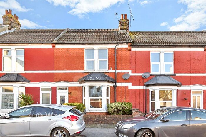 3 Bedroom Terraced House For Sale In Chester Road, Gillingham, Kent, ME7
