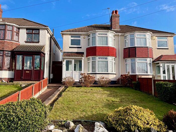 3 Bedroom Semi-Detached House For Sale In Warren Road, Kingstanding, Birmingham, B44