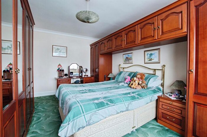 2 Bedroom Detached Bungalow For Sale In Durdells Avenue, Bournemouth, BH11