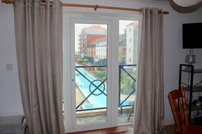 2 Bedroom Flat To Rent In Montserrat Villas, Eastbourne, BN23