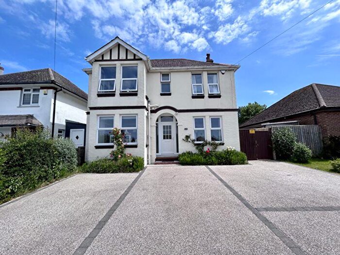 4 Bedroom Detached House For Sale In The Fairway, Sandown, PO36