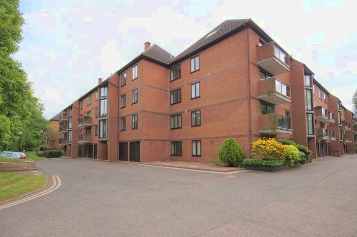 2 Bedroom Apartment To Rent In Winslow Close, Pinner, HA5