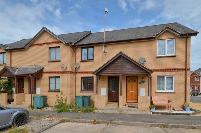 2 Bedroom Terraced House To Rent In Pineview Drive, Newport, PO30
