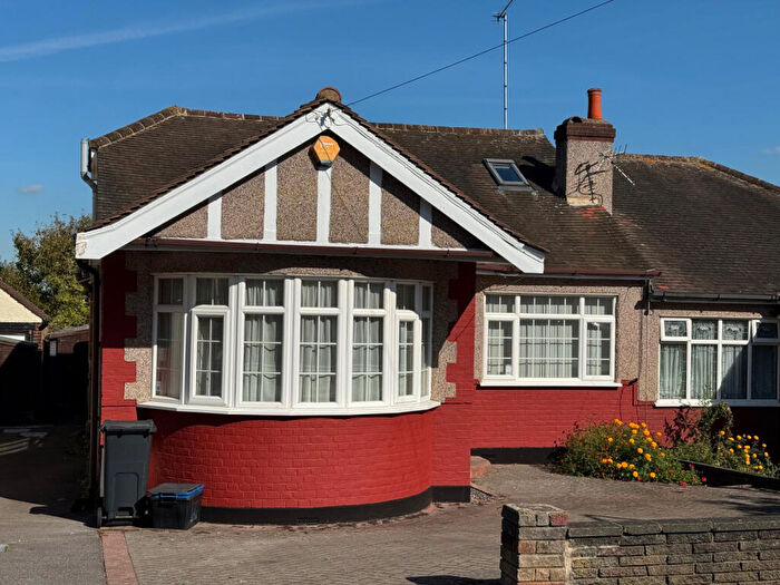 3 Bedroom Semi-Detached Bungalow To Rent In Woodford Green, IG8