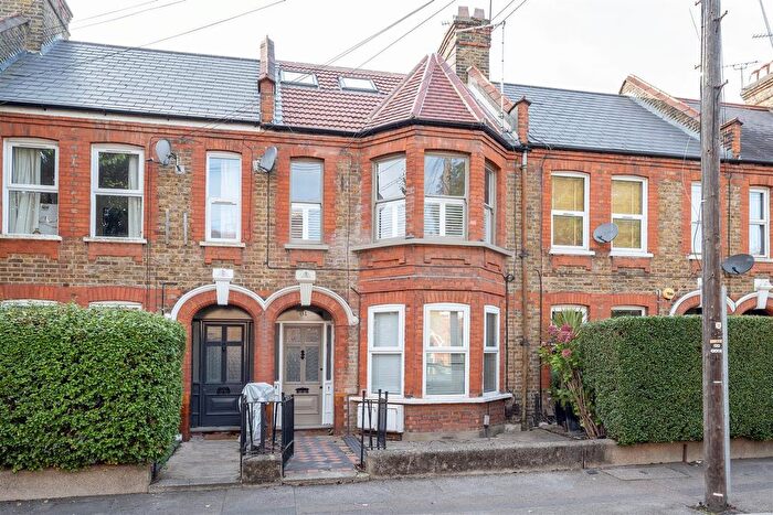 2 Bedroom Flat For Sale In Fleeming Road, Walthamstow, E17