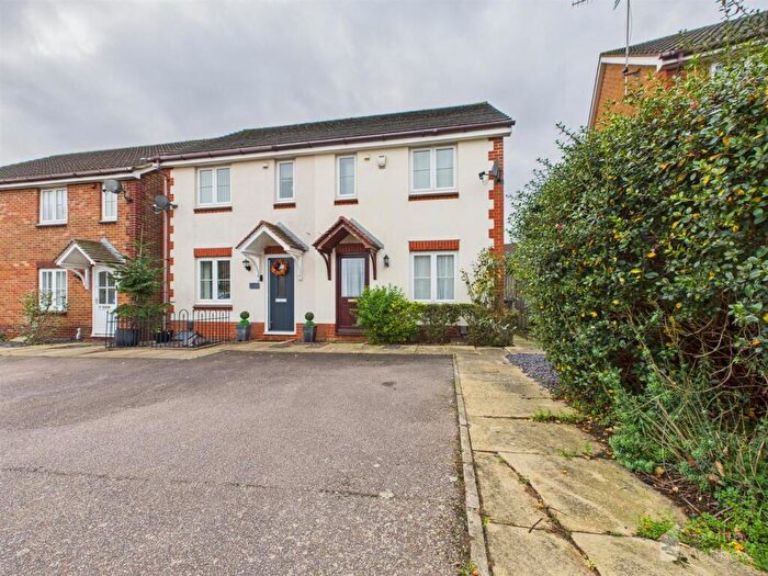 2 Bedroom Semi Detached House To Rent In Fairfield Way, Stevenage, SG1