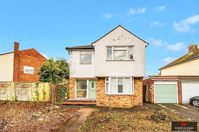 4 Bedroom Detached House For Sale In Horton Road, Datchet, Slough, Berkshire, SL3