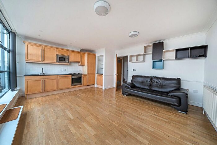 2 Bedroom Flat To Rent In Ferry Lane, Brentford, TW8