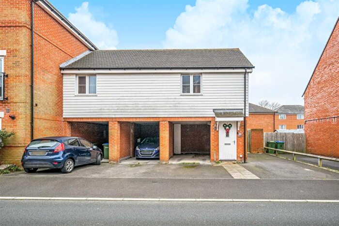 2 Bedroom Coach House For Sale In Cavendish Drive, Locks Heath, SO31
