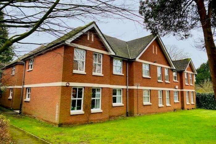 1 Bedroom Flat To Rent In 9 Regents Park Road, Southampton SO15