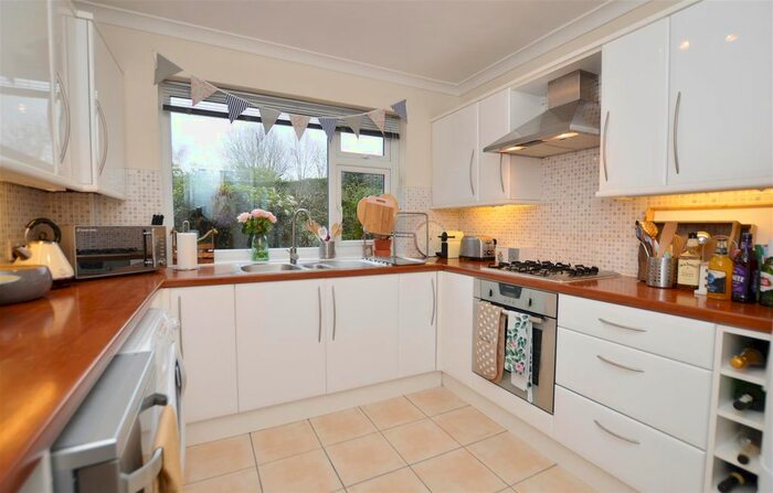 2 Bedroom Flat To Rent In Auburn Court, Church Road, Caversham, Reading, RG4