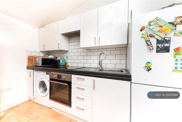 3 Bedroom Flat To Rent In Kyverdale Road, London, N16
