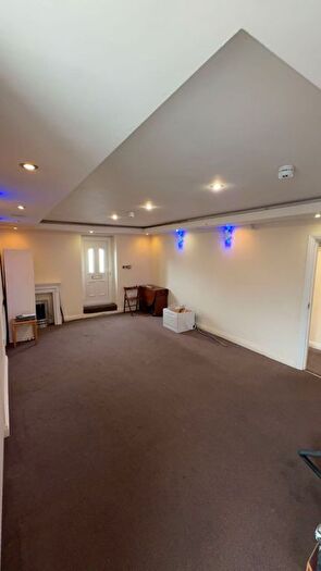 5 Bedroom Terraced House To Rent In Briercliffe Road, Burnley, BB10