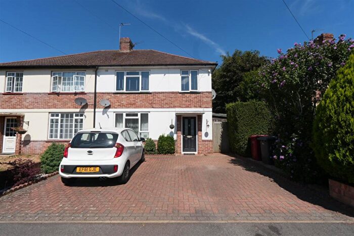 3 Bedroom Semi-Detached House For Sale In Ennerdale Crescent Slough Berkshire, SL1