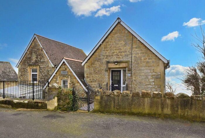 3 Bedroom Flat To Rent In Madeira Road, Ventnor, PO38