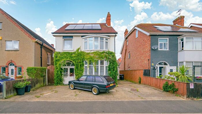 6 Bedroom Detached House For Sale In Glentworth Crescent, Skegness, PE25