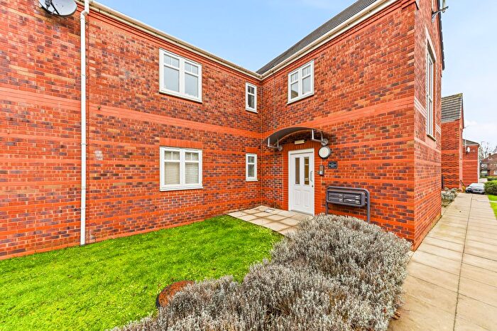 2 Bedroom Flat For Sale In Brackenhurst Drive, Moortown, Leeds, LS17