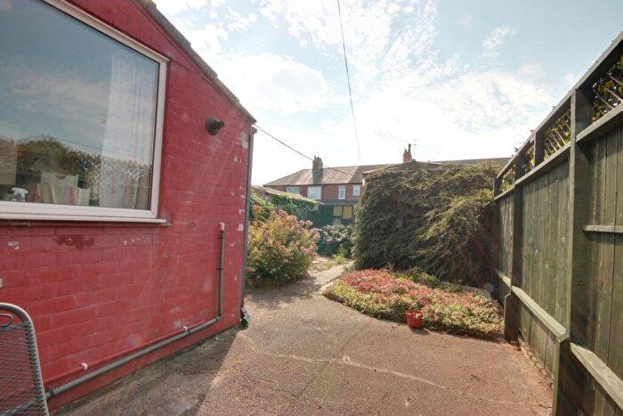 3 Bedroom Terraced House For Sale In Sutherland Avenue, Hull, HU6